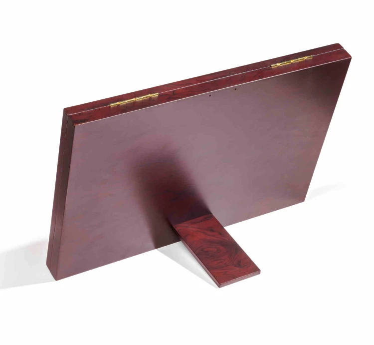 Gablota Leuchttrum przechowywania medali i odznaczeń Tylna cześć z nóżką